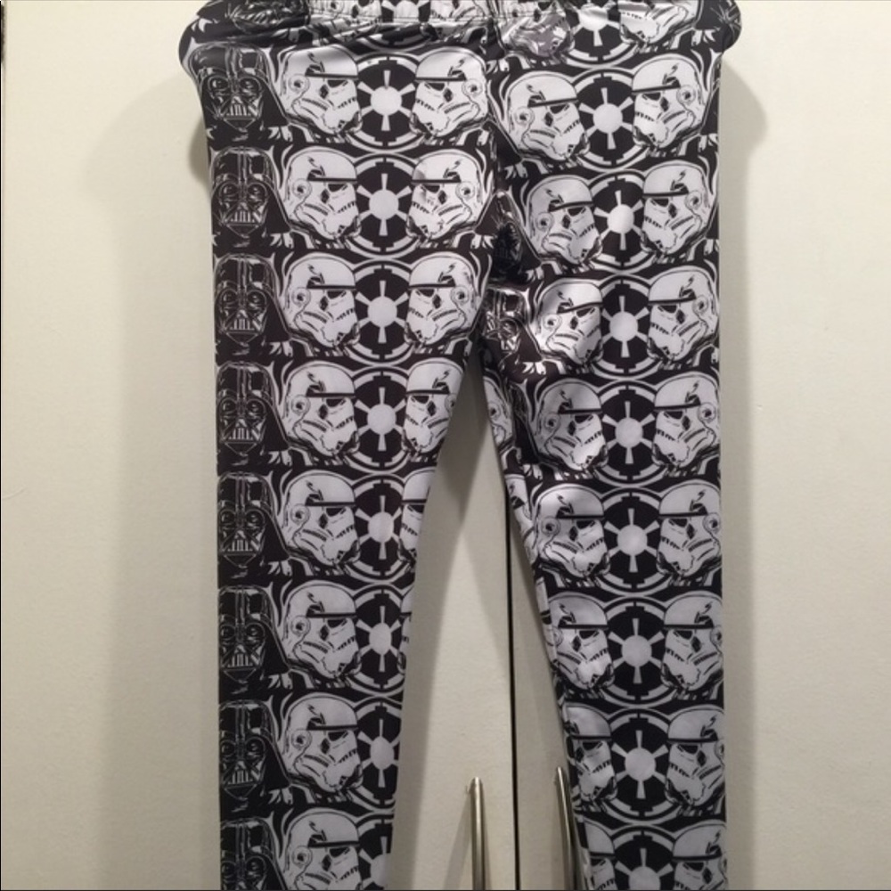 Her universe Star Wars stormtrooper leggings L